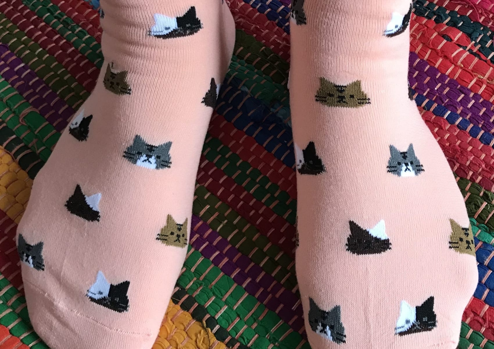 Peach ladies' short sock with cat heads