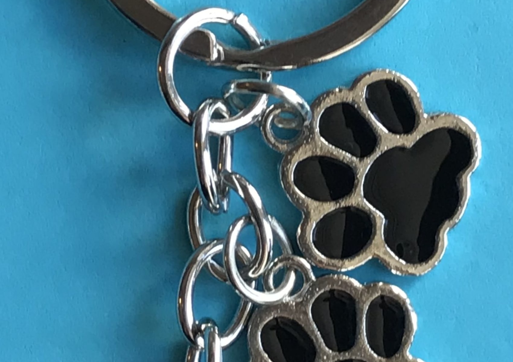 Black Paws Toebeans key ring with three charms