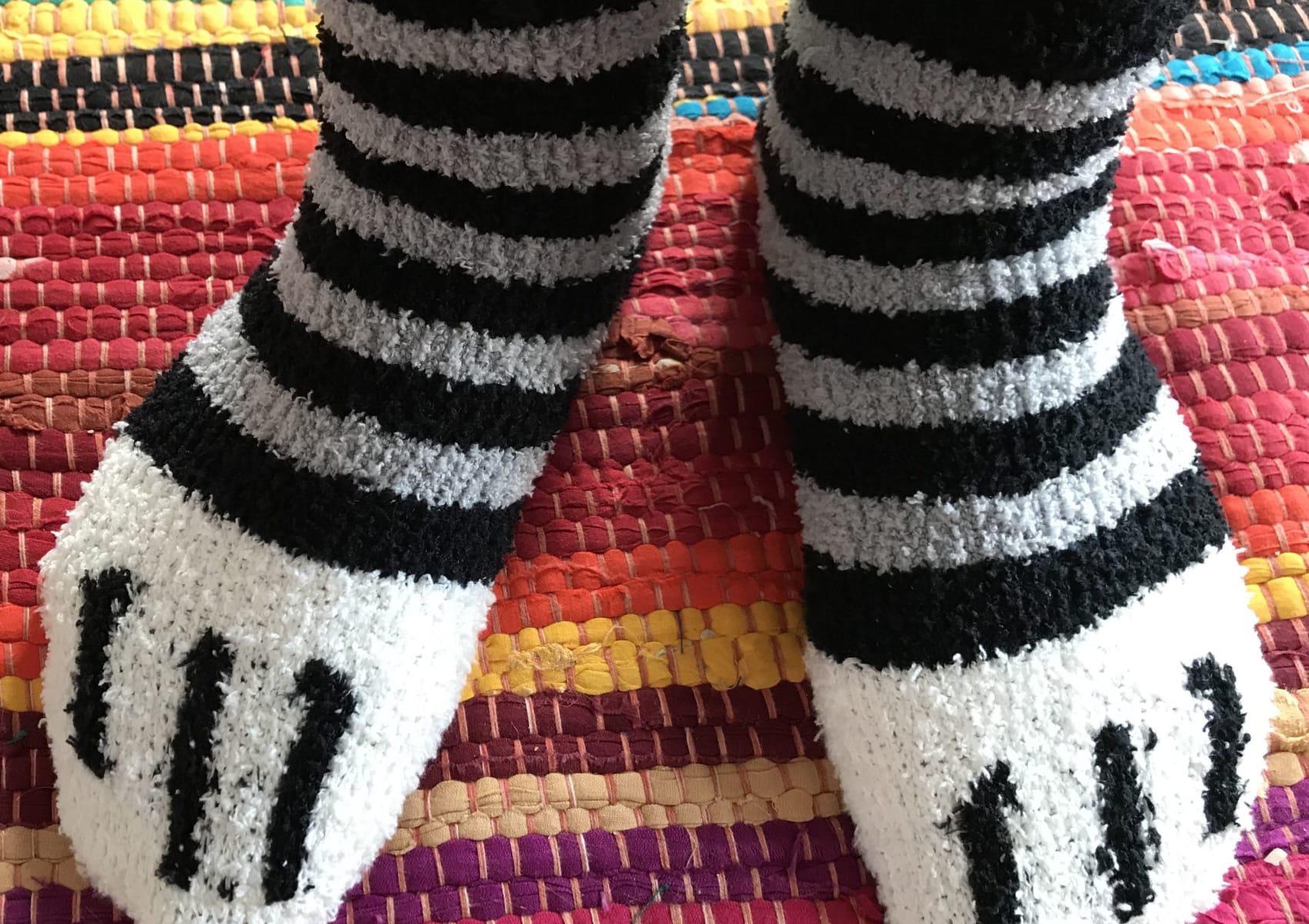 Fun cosy cat paw sock black and grey stripes